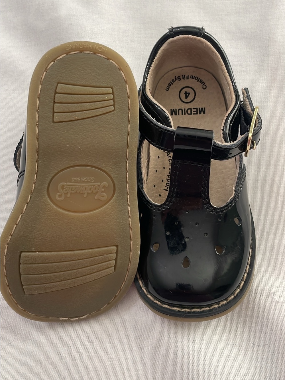 FootMates Black Patent Mary Jane Dress Shoes for Kids